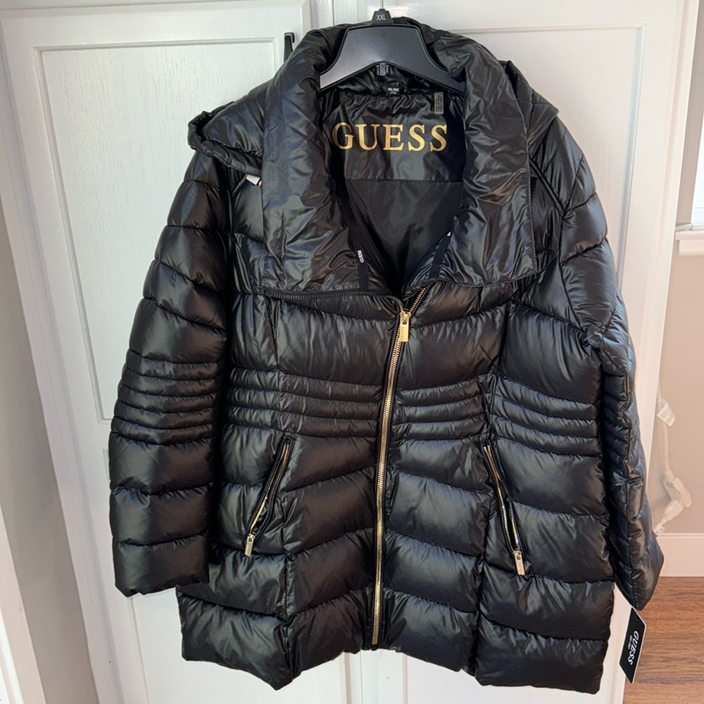 NWT Guess coat with gold zipper.